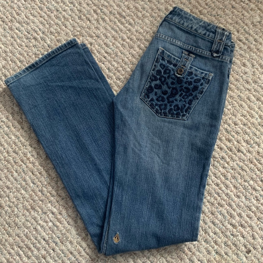 🌹4/$30 VOLCOM STONE MEDIUM WASH JEANS